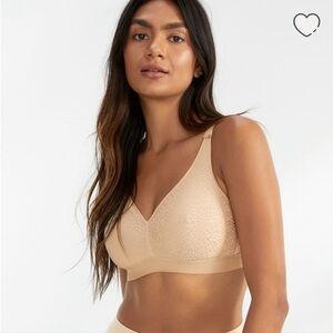 🆕️Chantelle wireless full coverage nude bra